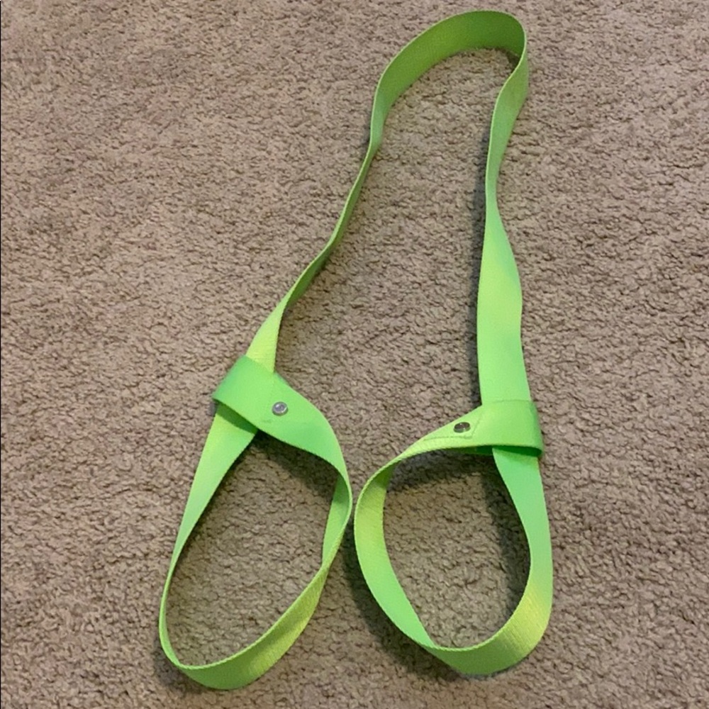 Lululemon yoga mat carrier